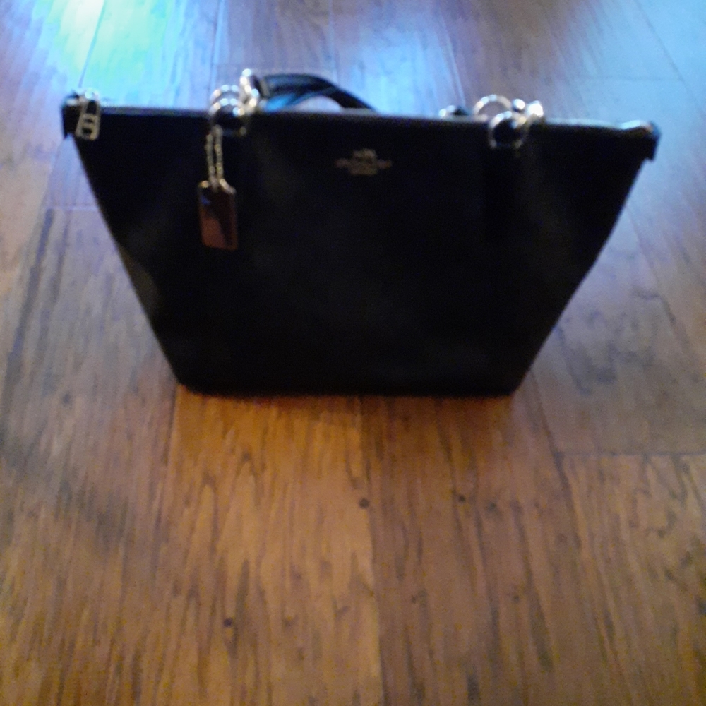 GORGEOUS NEW Genuine Coach Monogram Canvas 11"x17" LARGE Shoulder Tote Bag.